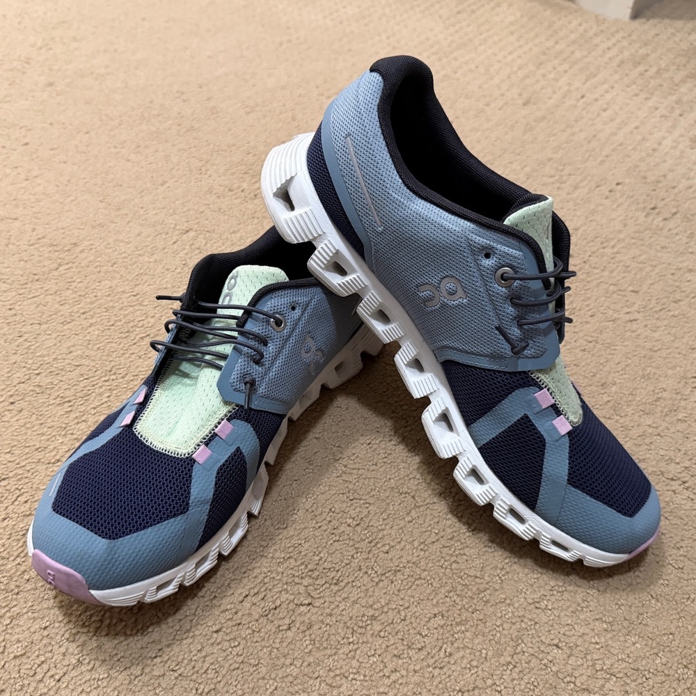 On Cloud 5 Push Athletic Shoes
